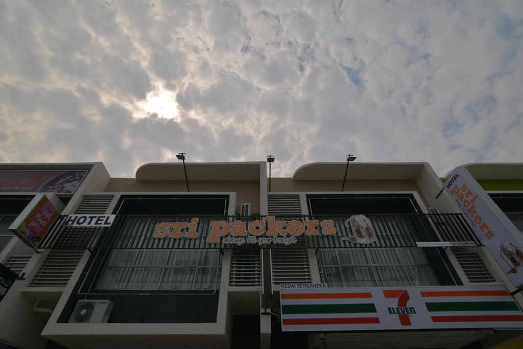 Sri Packers Hotel Bandar Baru Enstek Exterior photo