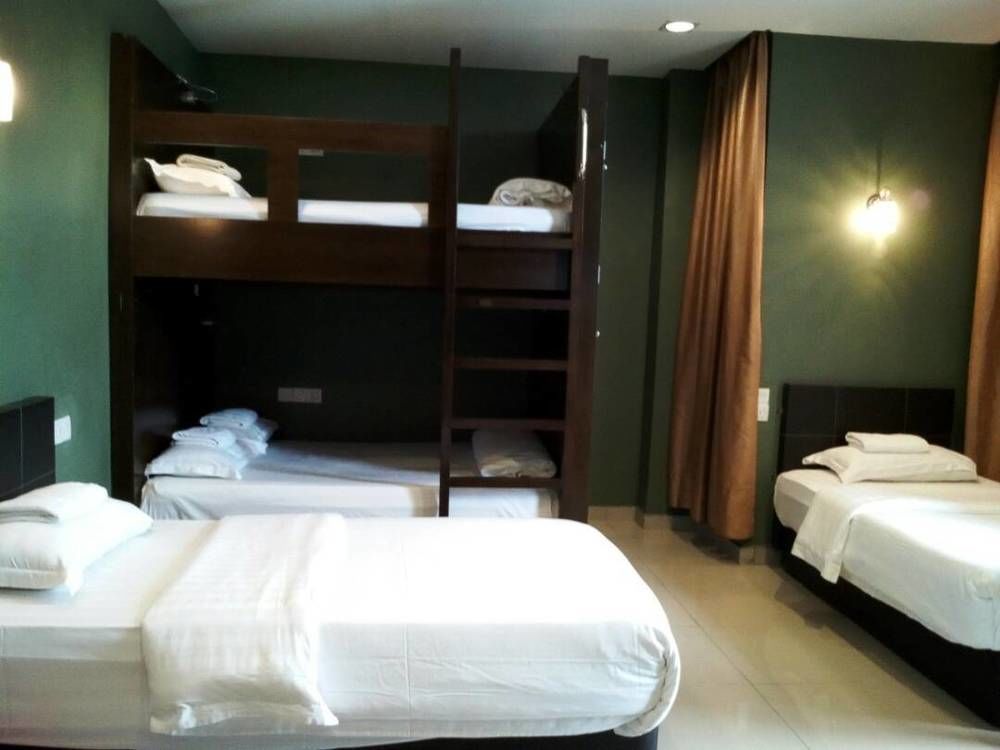 Sri Packers Hotel Bandar Baru Enstek Exterior photo