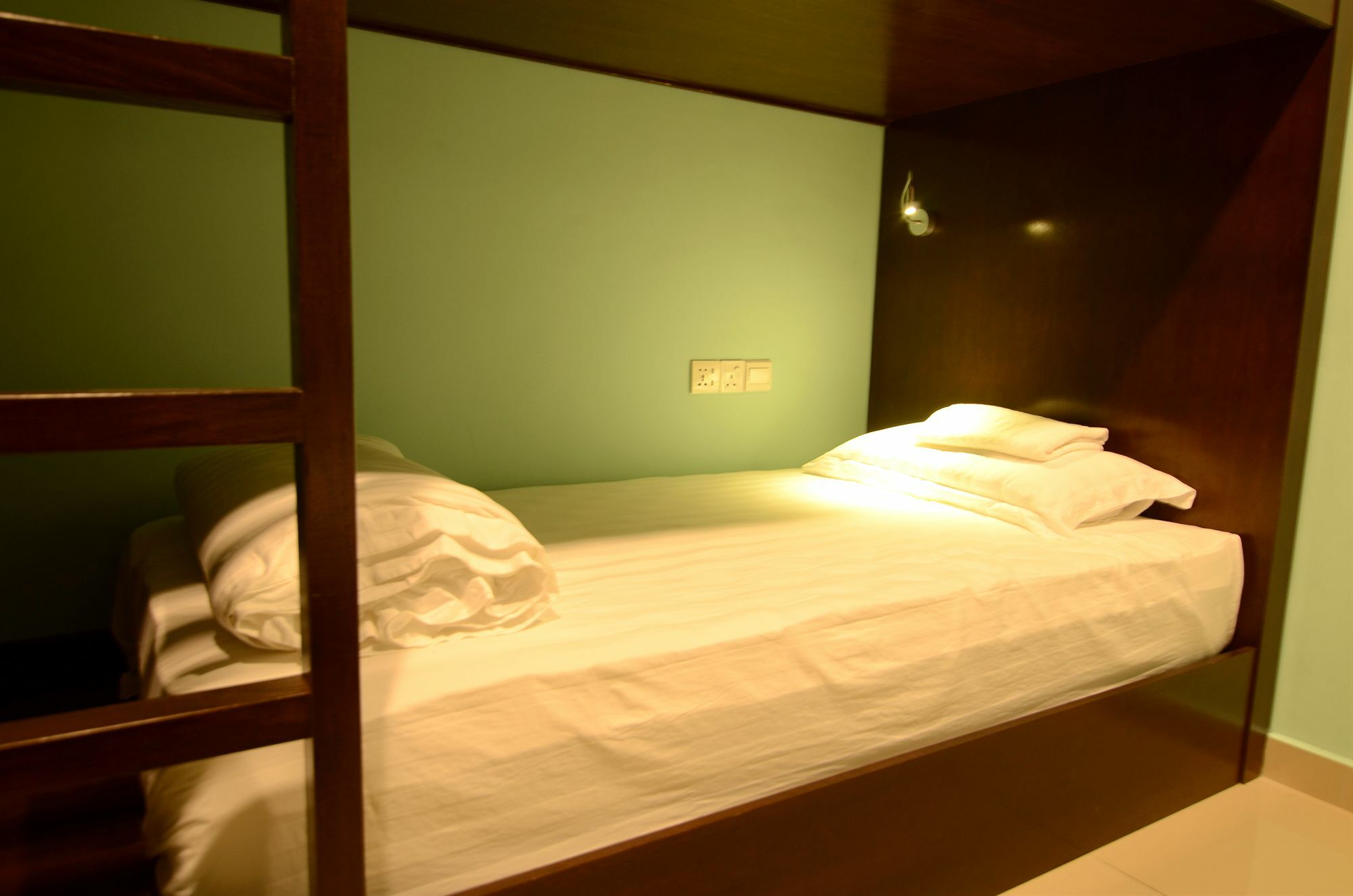 Sri Packers Hotel Bandar Baru Enstek Exterior photo